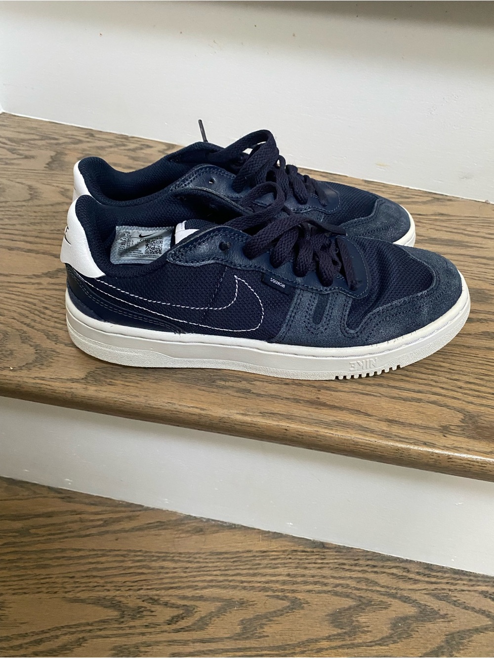 Nike Low Top Sneaker — Navy Blue & White - Picture 8 of 9